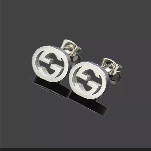 Meet your Posher, Lyn... - Picture 2 of 7